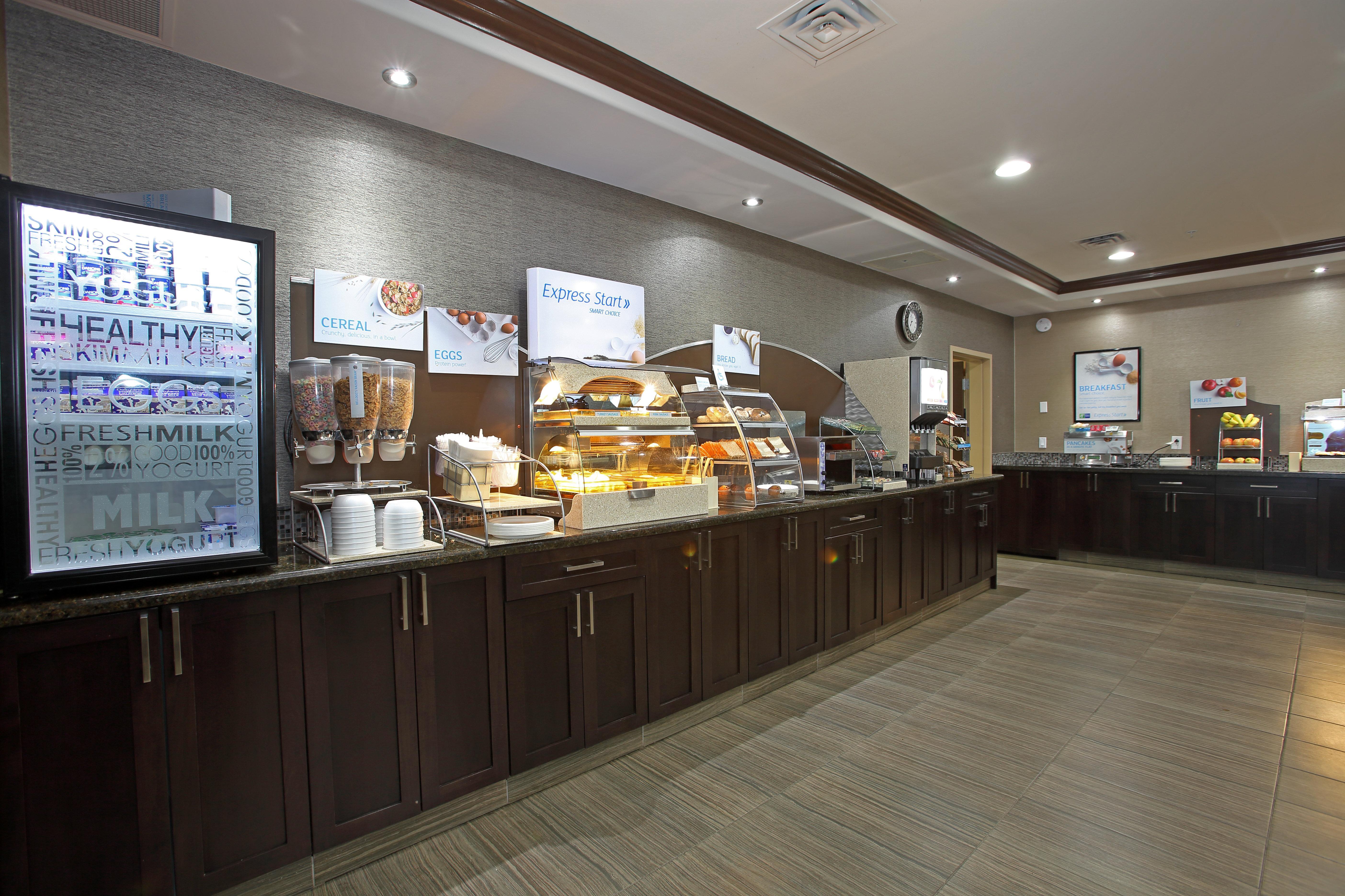 Holiday Inn Express Hotel & Suites Vernon By Ihg Exterior foto