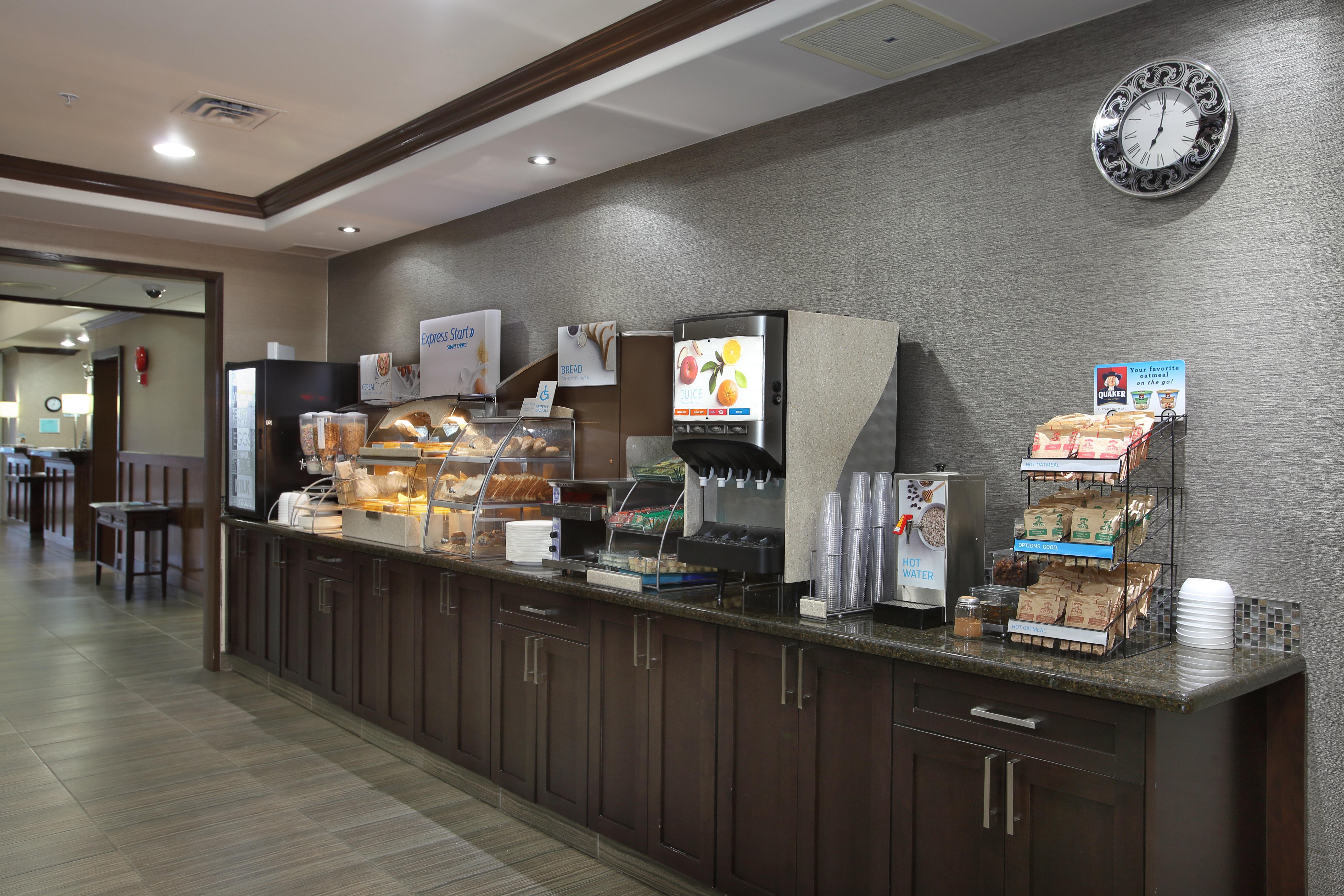 Holiday Inn Express Hotel & Suites Vernon By Ihg Exterior foto