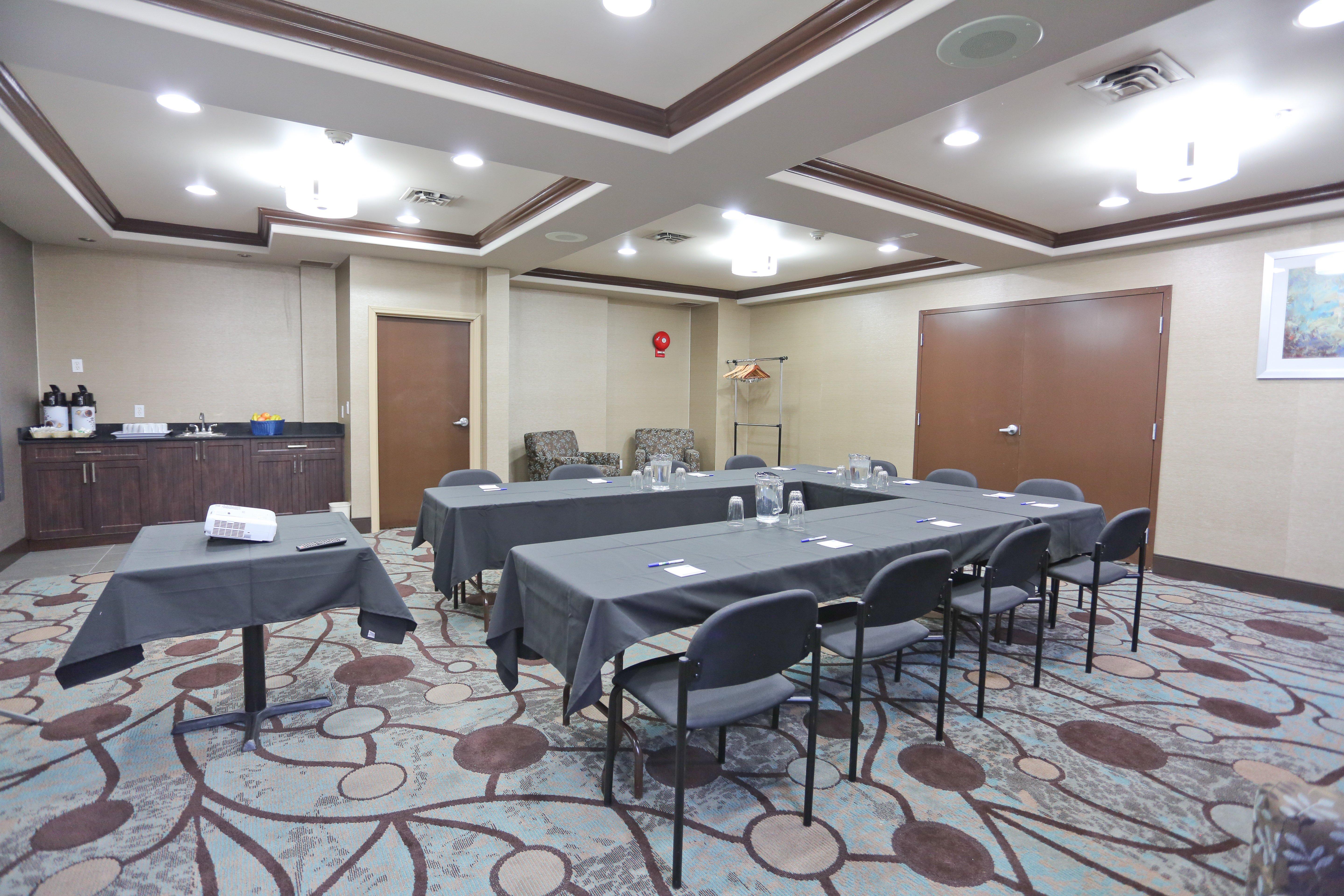 Holiday Inn Express Hotel & Suites Vernon By Ihg Exterior foto
