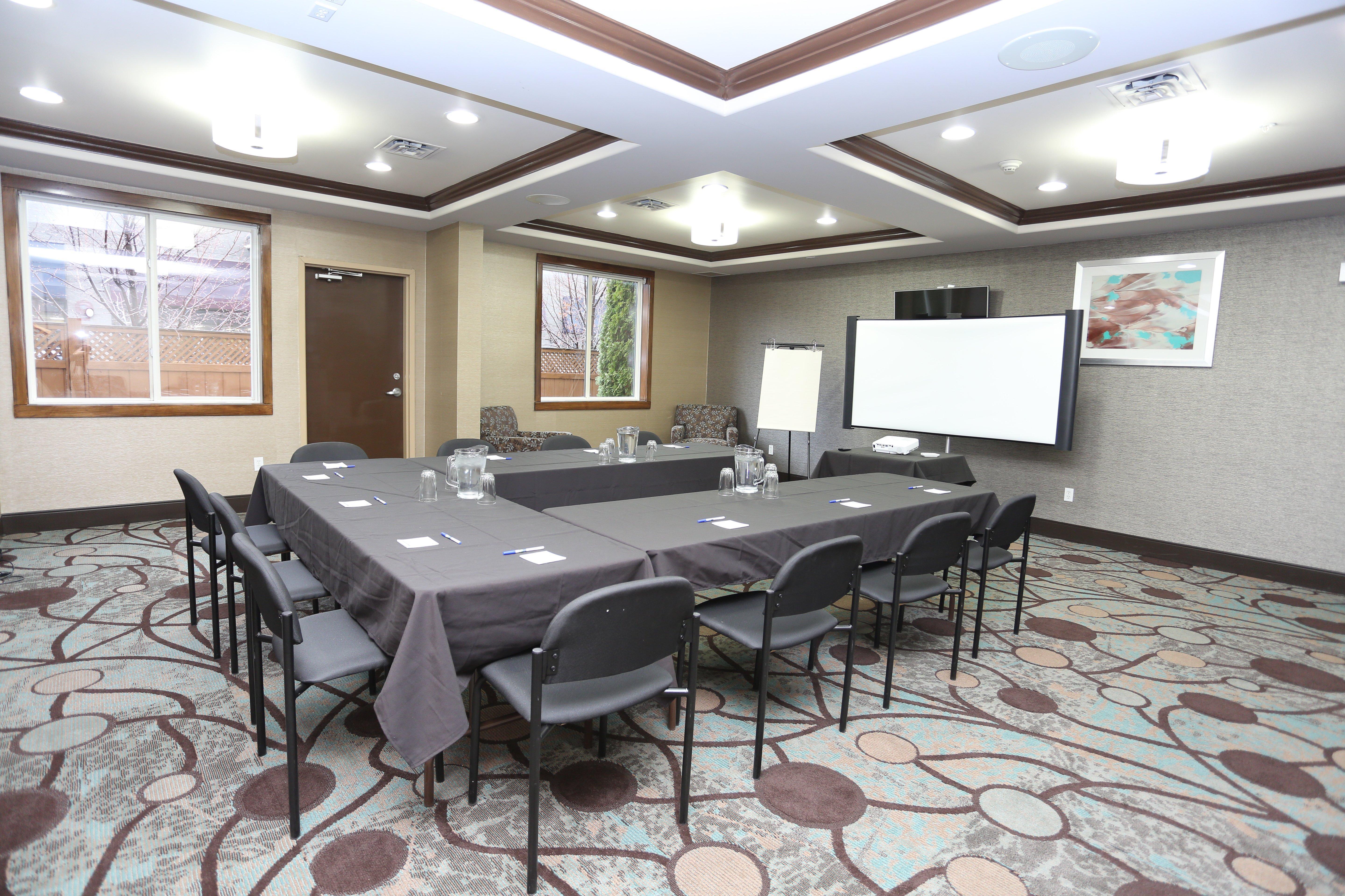Holiday Inn Express Hotel & Suites Vernon By Ihg Exterior foto