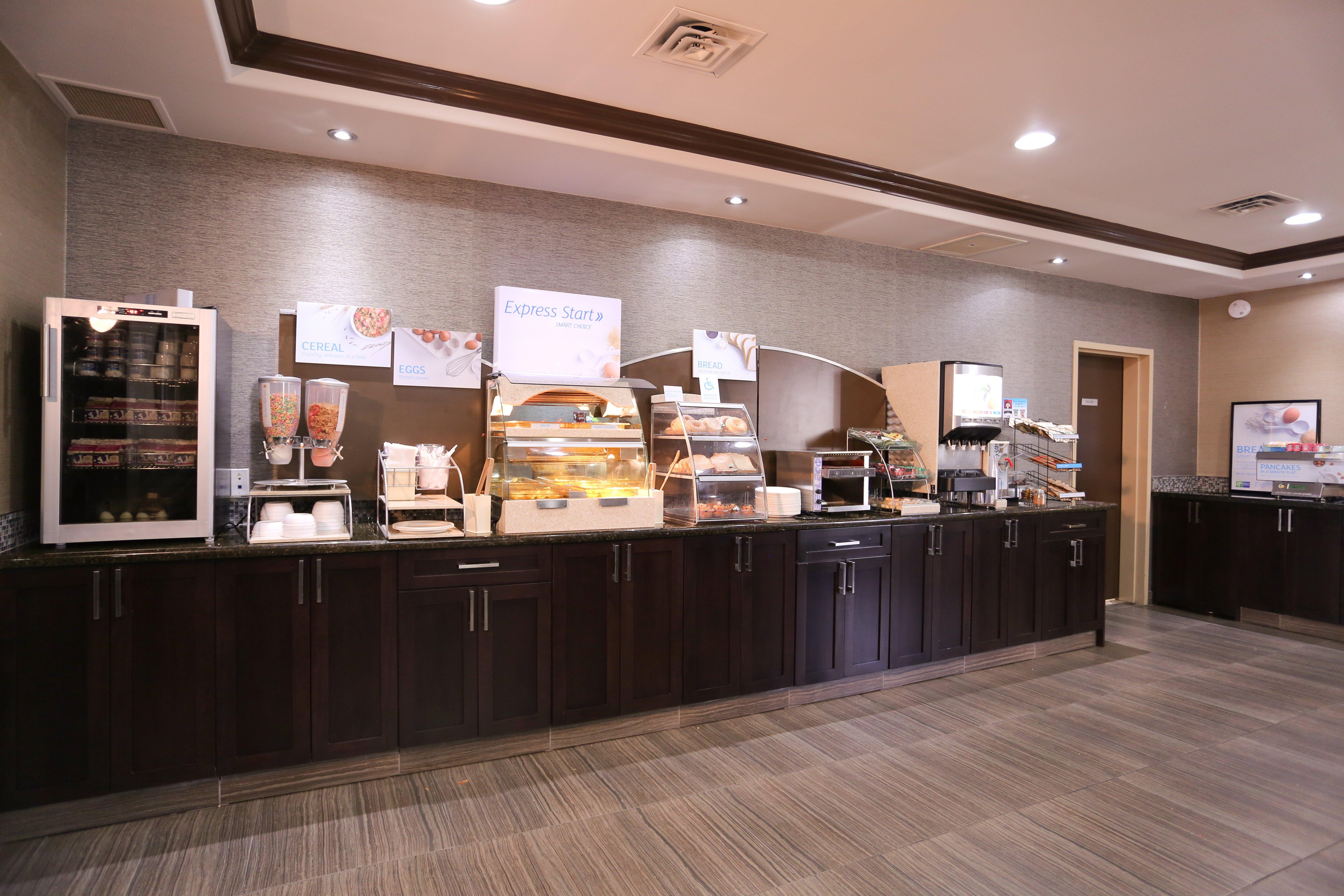 Holiday Inn Express Hotel & Suites Vernon By Ihg Exterior foto