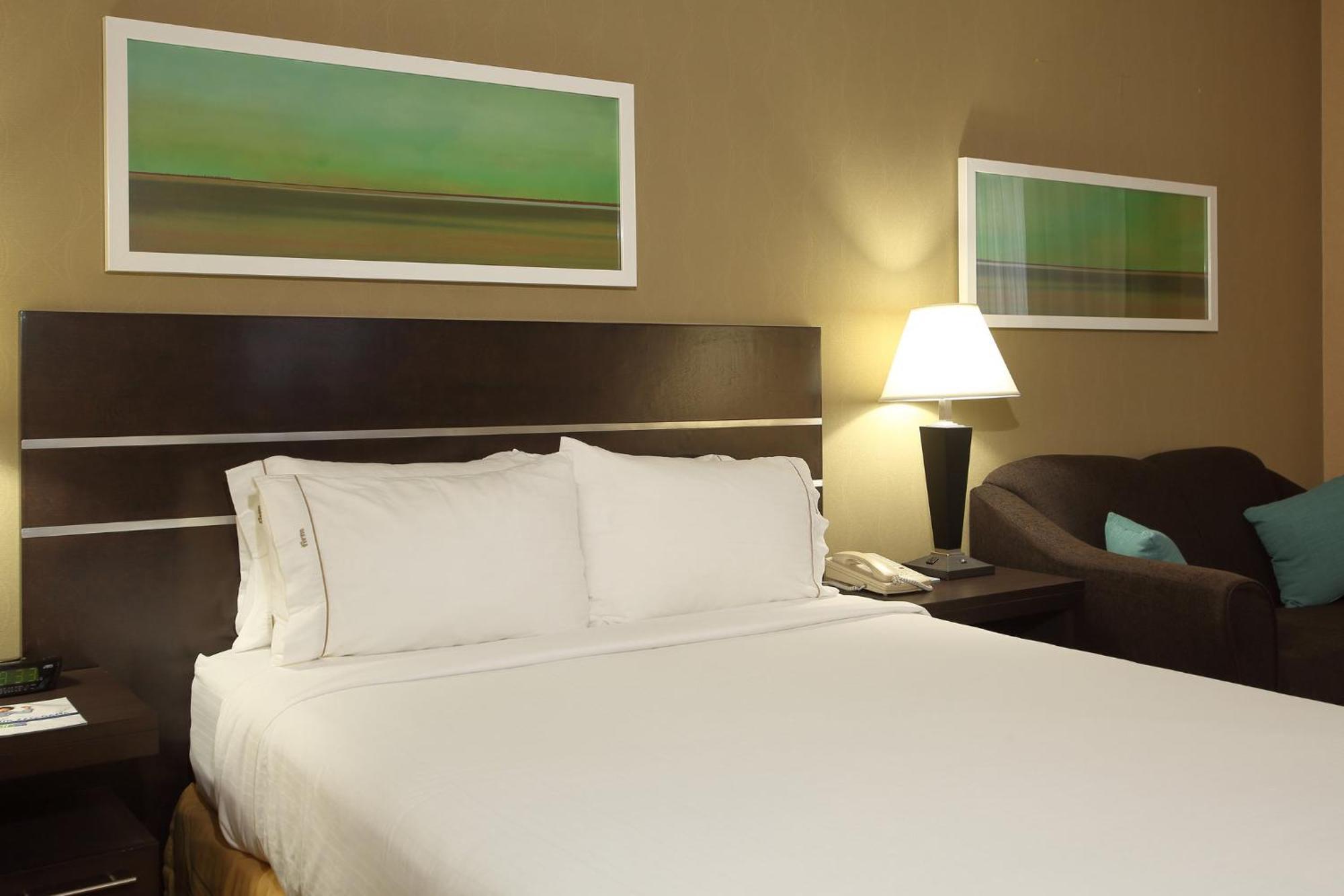 Holiday Inn Express Hotel & Suites Vernon By Ihg Exterior foto