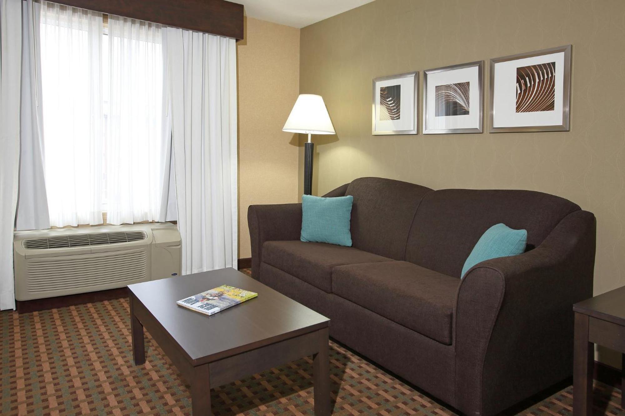 Holiday Inn Express Hotel & Suites Vernon By Ihg Exterior foto