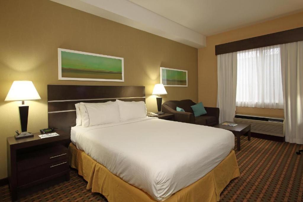 Holiday Inn Express Hotel & Suites Vernon By Ihg Exterior foto